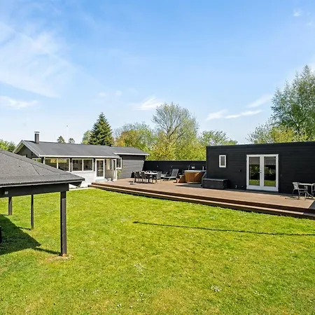 Selve - 600m From The Sea By Interhome *